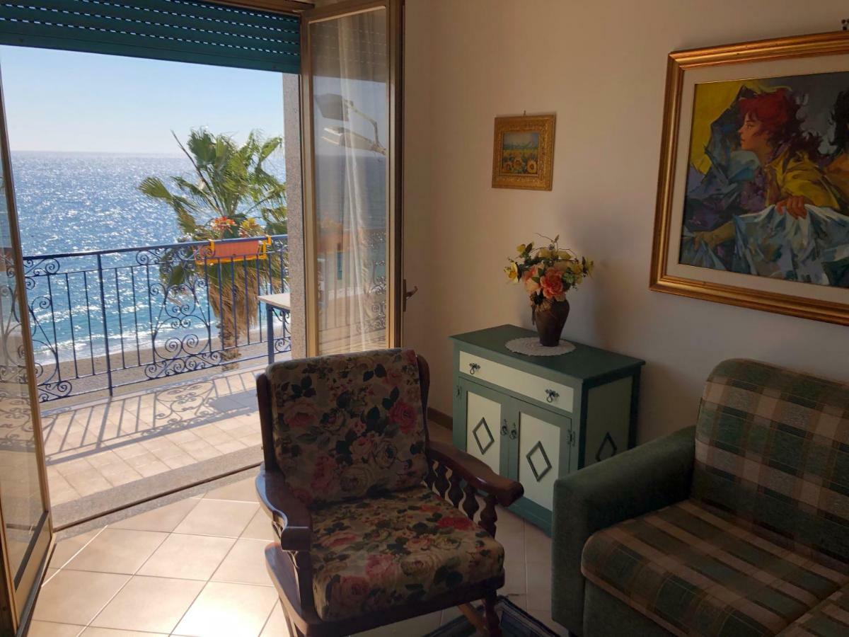 Locazione Turistica F.G. Rando Apartment Letojanni Exterior photo